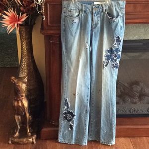 BOHO VTG 💞DKNY Jeans 💞distress embroidered Jeans
